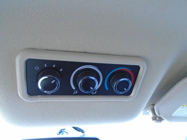 2023 Chevrolet Express Passenger 3500 1LS