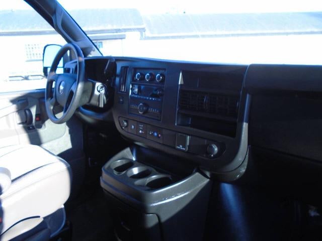 2023 Chevrolet Express Passenger 3500 1LS
