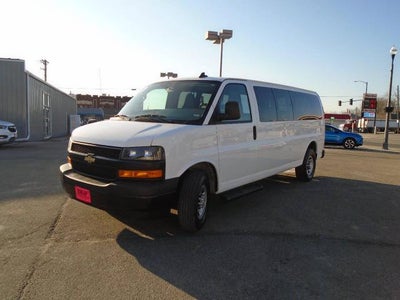 2023 Chevrolet Express Passenger 3500 1LS