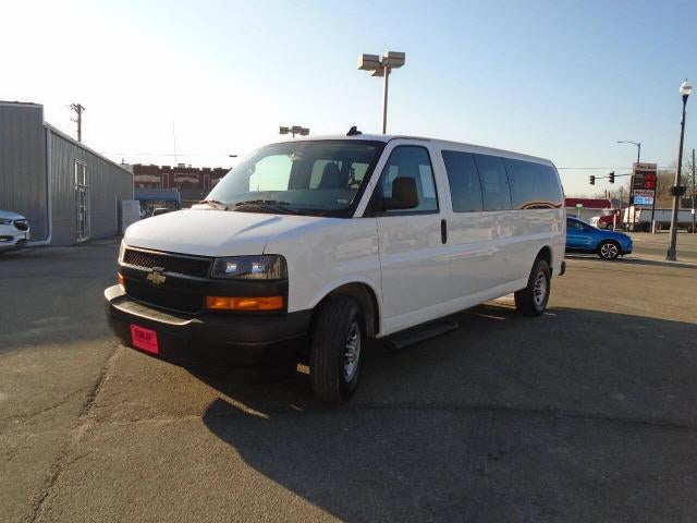 2023 Chevrolet Express Passenger 3500 1LS
