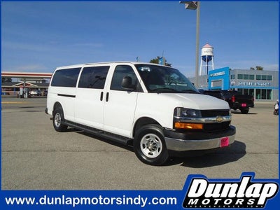 2025 Chevrolet Express Passenger 1LT