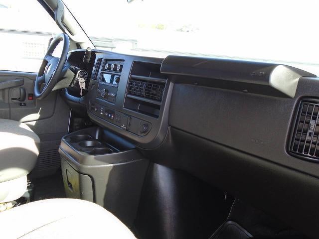 2025 Chevrolet Express Passenger 1LT