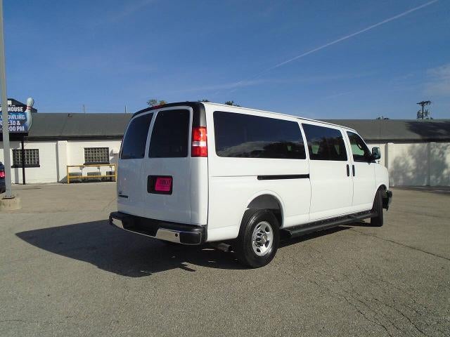 2025 Chevrolet Express Passenger 1LT