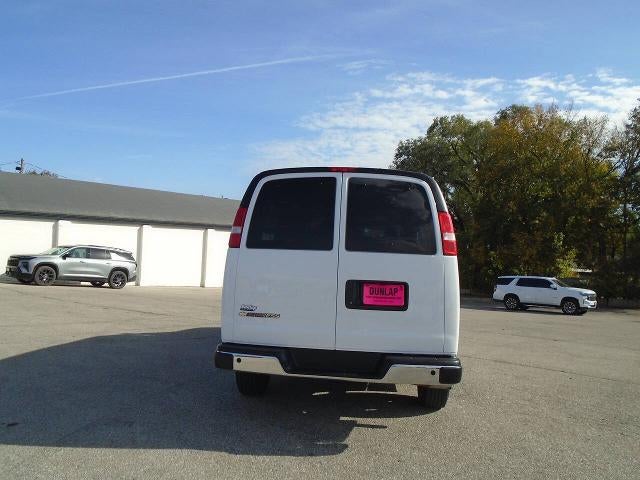 2025 Chevrolet Express Passenger 1LT
