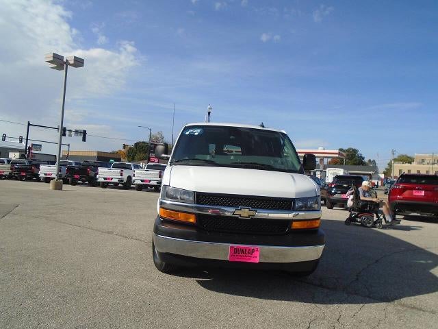 2025 Chevrolet Express Passenger 1LT