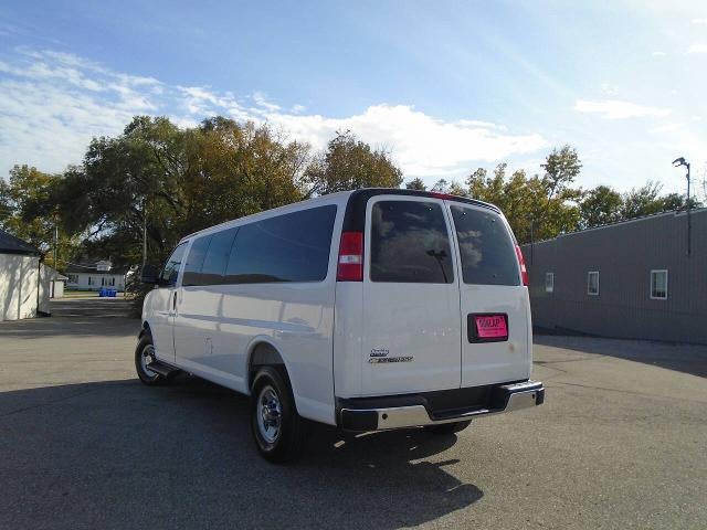 2025 Chevrolet Express Passenger 1LT