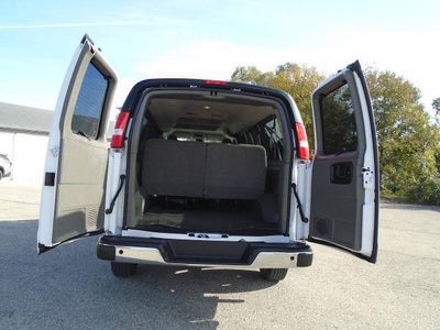 2025 Chevrolet Express Passenger 1LT