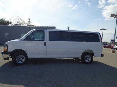 2025 Chevrolet Express Passenger 1LT