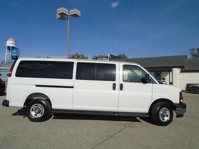 2025 Chevrolet Express Passenger 1LT