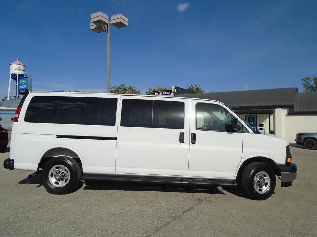 2025 Chevrolet Express Passenger 1LT