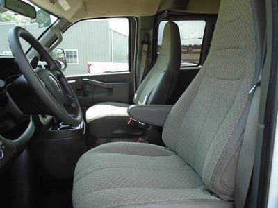 2025 Chevrolet Express Passenger 1LT