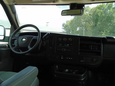 2025 Chevrolet Express Passenger 1LT