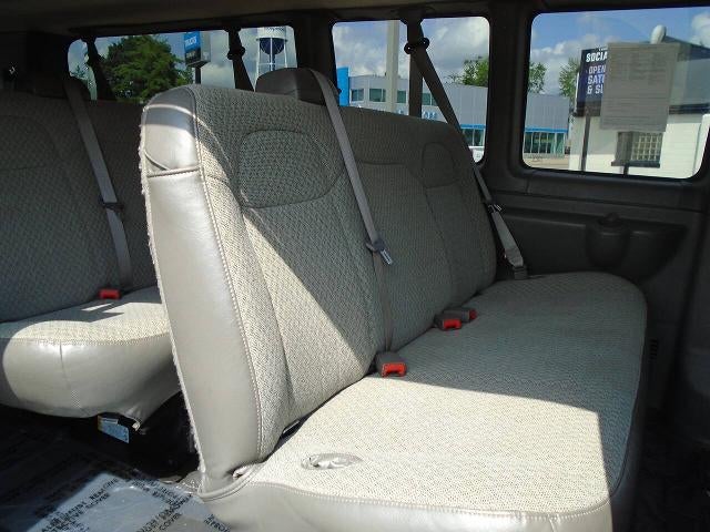2025 Chevrolet Express Passenger 1LT