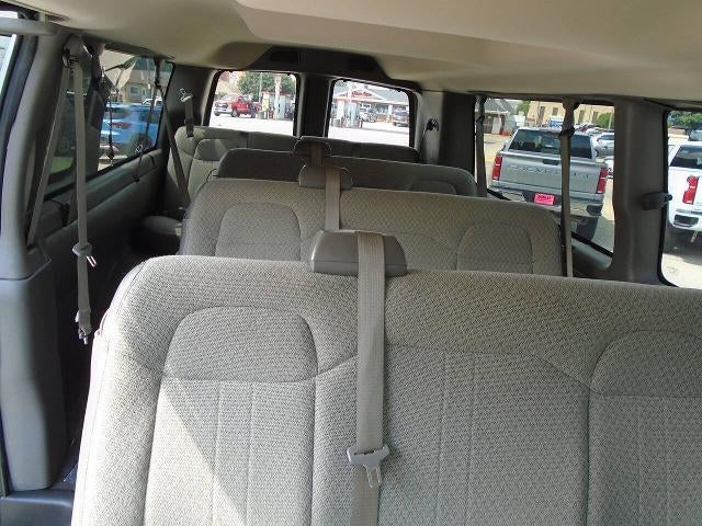 2025 Chevrolet Express Passenger 1LT