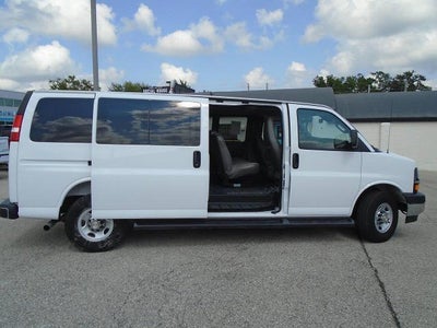 2025 Chevrolet Express Passenger 1LT