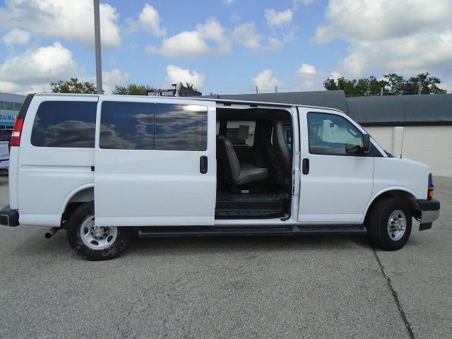 2025 Chevrolet Express Passenger 1LT