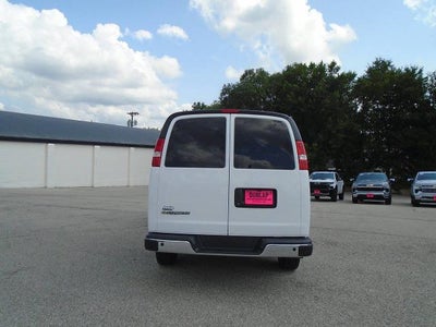 2025 Chevrolet Express Passenger 1LT