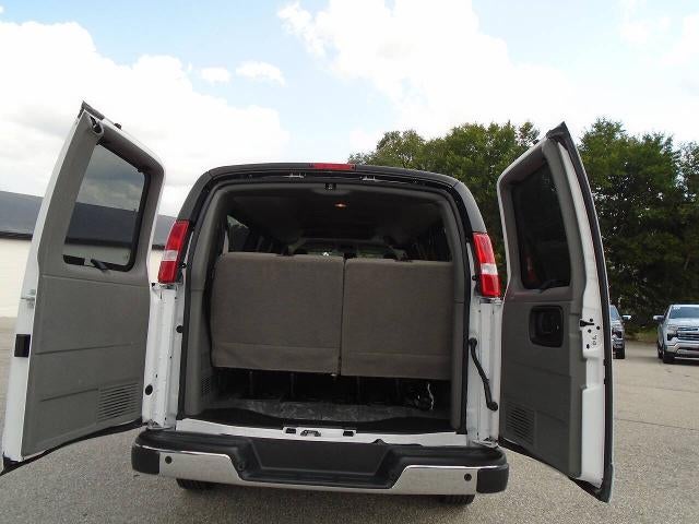 2025 Chevrolet Express Passenger 1LT