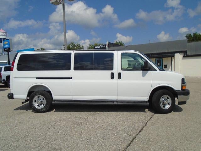 2025 Chevrolet Express Passenger 1LT