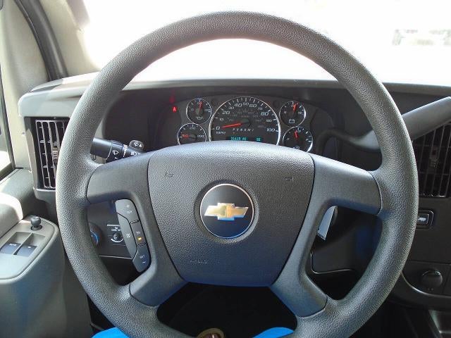 2025 Chevrolet Express Passenger 1LT