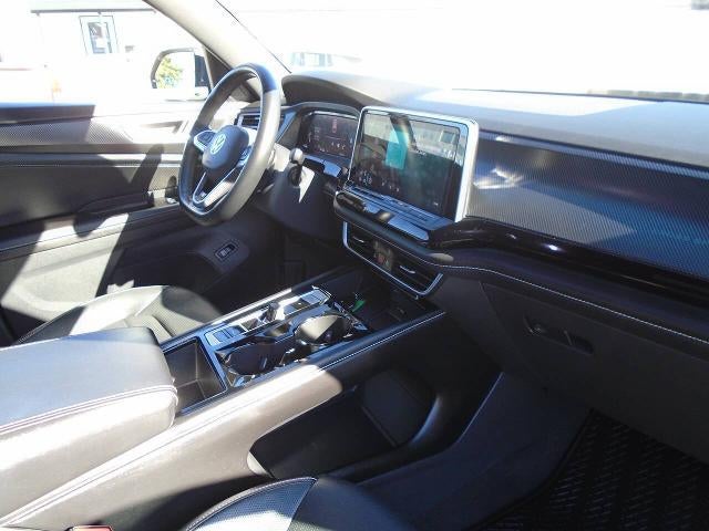 2024 Volkswagen Atlas Cross Sport 2.0T SEL R-Line
