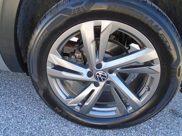 2024 Volkswagen Atlas Cross Sport 2.0T SEL R-Line